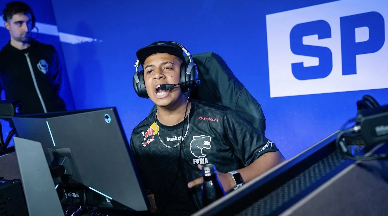 在西蒙尼麾 在西蒙尼麾