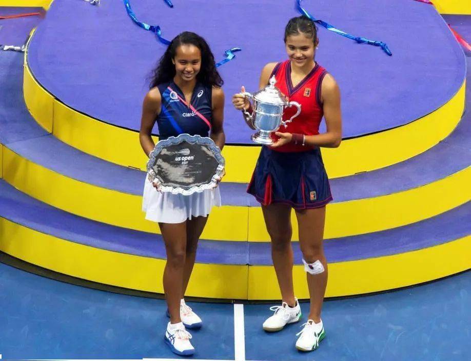 苏就展现了 苏就展现了